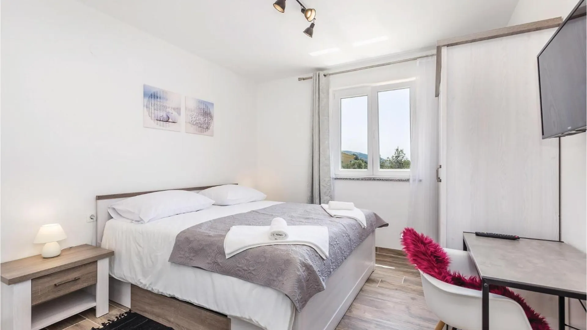 Nice Home In Supertarska Draga With Wifi Supetarska Draga