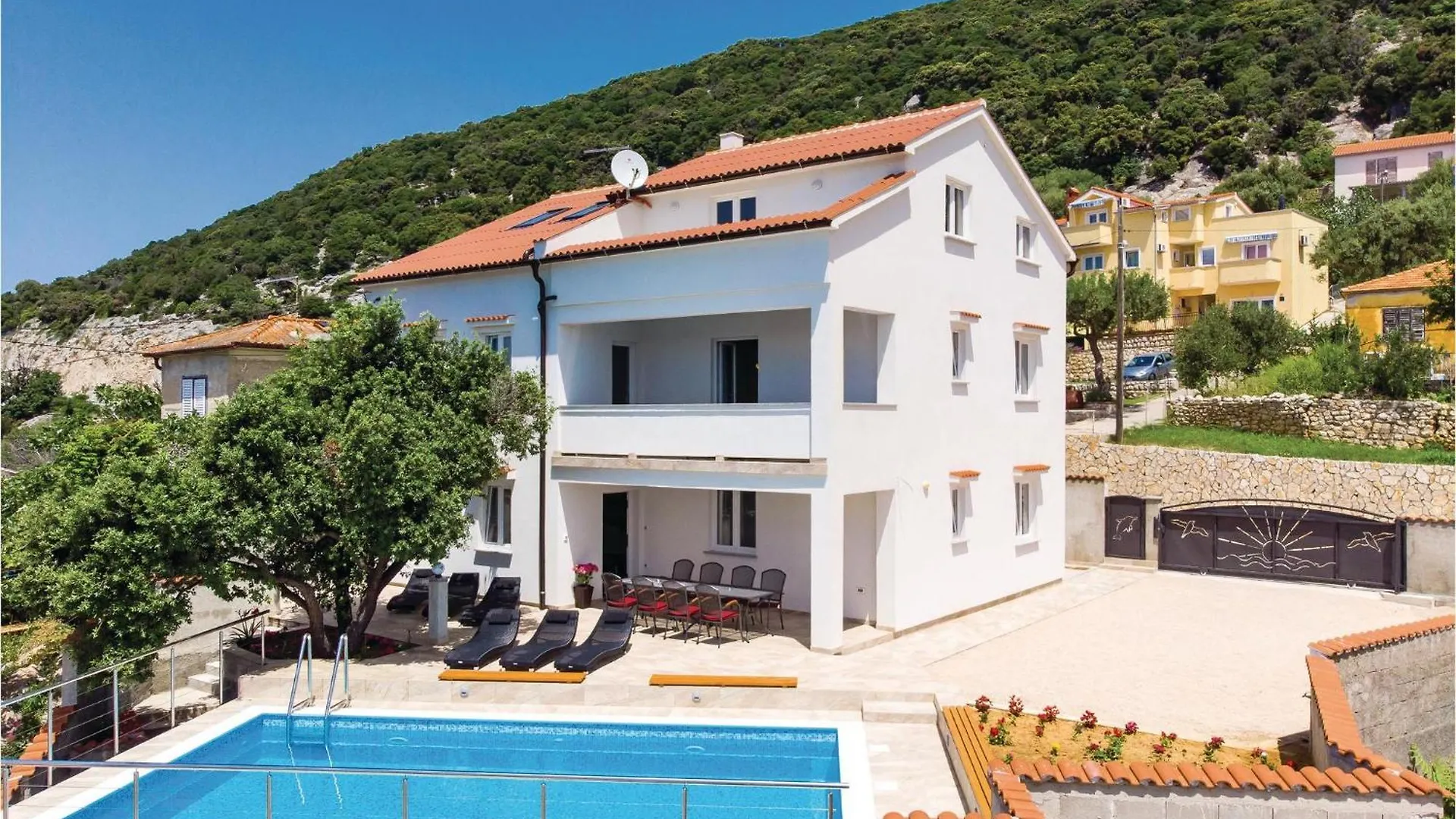 Nice Home In Supertarska Draga With Wifi Supetarska Draga Croatia