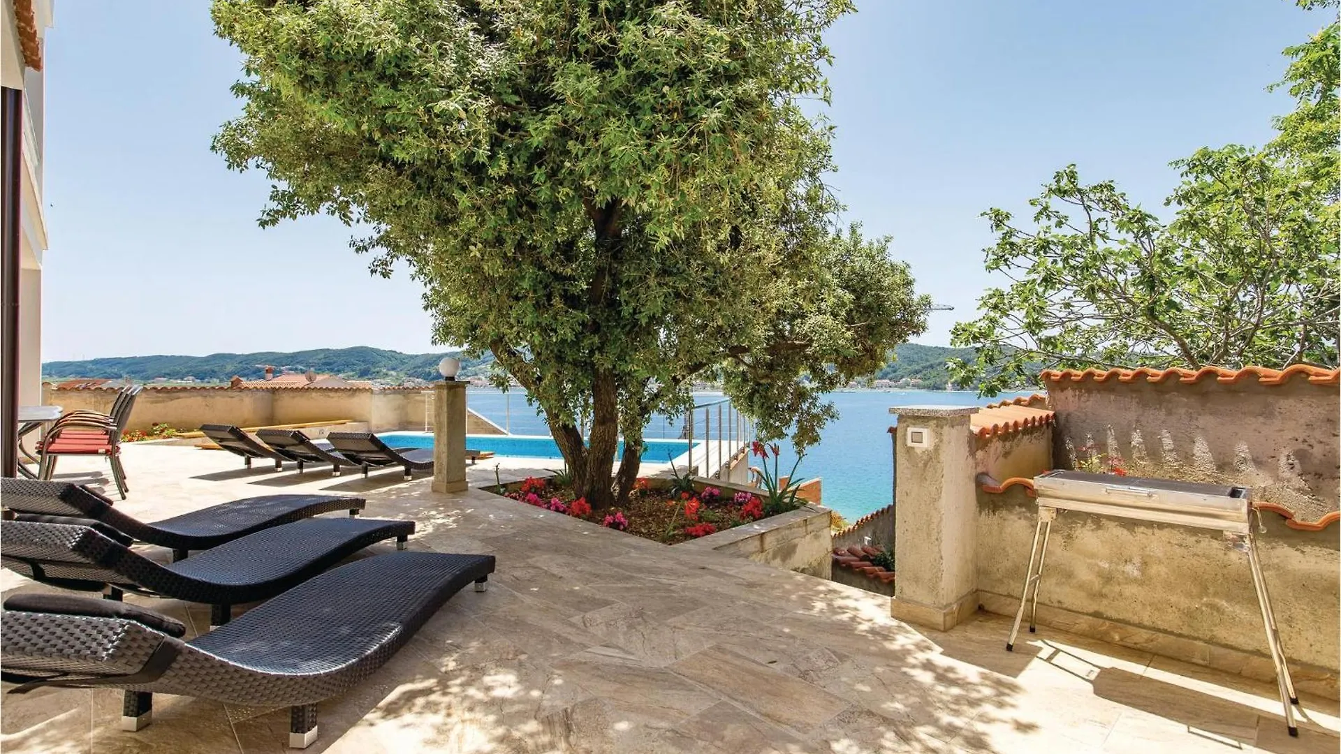 Nice Home In Supertarska Draga With Wifi Supetarska Draga 0*,  Croatia